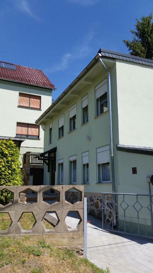Ferienwohnung "Am Weinberg" Bad Schmiedeberg Eksteriør bilde